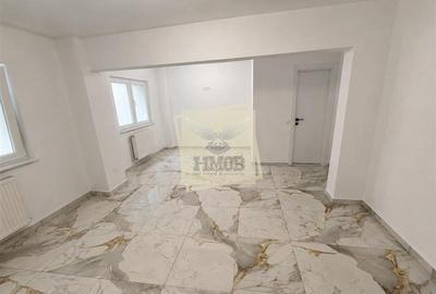 Apartament cu 4 camere decomandat în Mihai Viteazul
