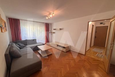 Apartament cu 3 camere decomandat, mobilat în Central