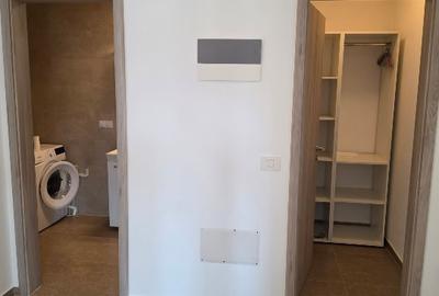 Apartament cu 2 camere decomandat, mobilat în Tractorul