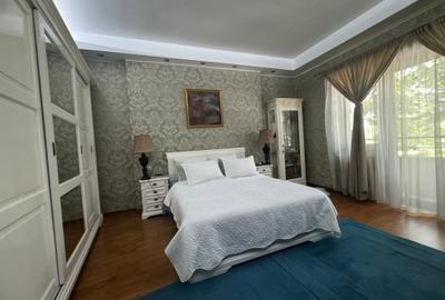 Vând apartament cu 3 camere , et 1, bd Ferdinand - 9