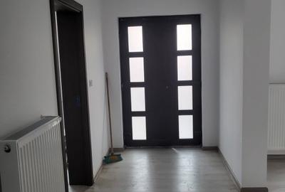 Casa noua in Catamarasti Deal

-zona linistita de case - 7