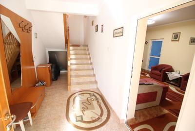 Vand/schimb casa  P+1, zona centrala - 200.000 euro - 3