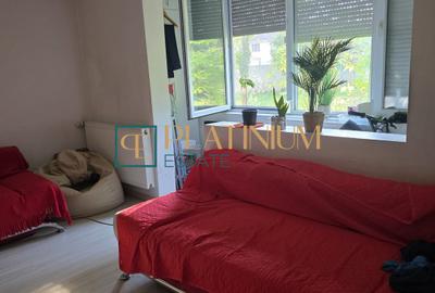 Apartament cu 3 camere semidecomandat, mobilat în Gheorghe Lazăr