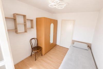 Apartament decomandat cu 3 camere si 2 bai in Astra, Brasov - 1