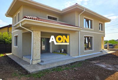 Casă individuală cu 5 camere în Cetate