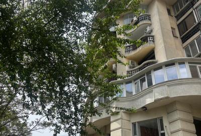 Apartament cu 5 camere decomandat în Unirii