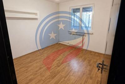Apartament cu 2 camere semidecomandat în Craiovița Nouă