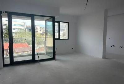 Apartament cu 2 camere decomandat în Decebal