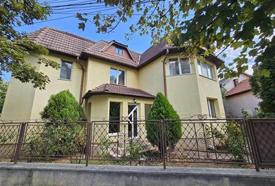 Casă individuală cu 4 camere în Gheorgheni