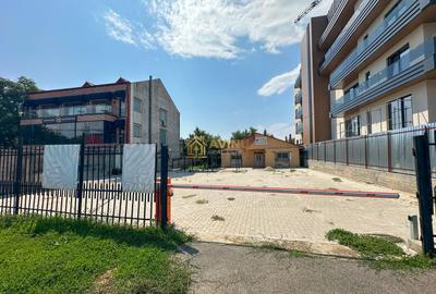 Spațiu comercial, de 1,000 mp, în Central