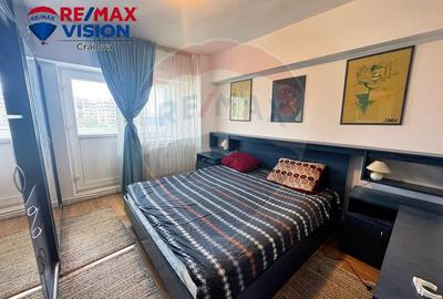 Apartament cu 4 camere de vânzare în zona Central - 1