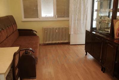 Apartament cu 2 camere decomandat în Micro 13