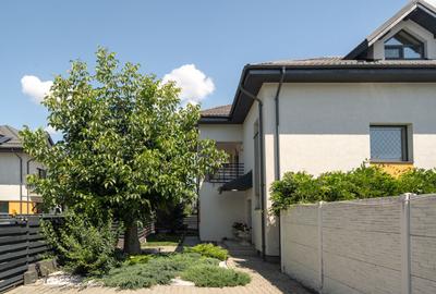 Casă individuală, elegantă, discretă, lumină naturală și confort autentic - 56
