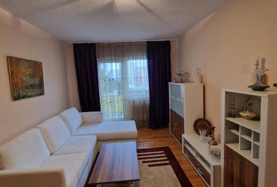 Apartament cu 4 camere decomandat, mobilat în Central