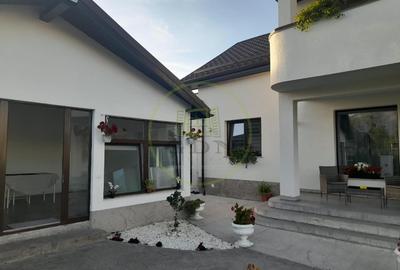 Casa noua 8  camere de vanzare in  Victoria jud. Brasov - 1