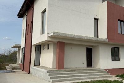 Casă individuală cu 5 camere în Dârvari