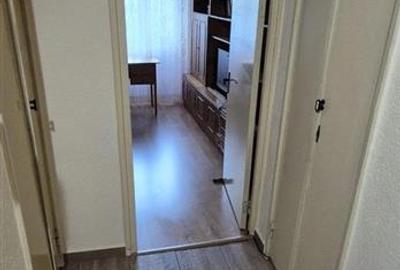 Apartament cu 3 camere decomandat, mobilat în Podul de Fier