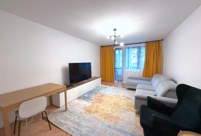 Apartament cu 4 camere decomandat în Titan