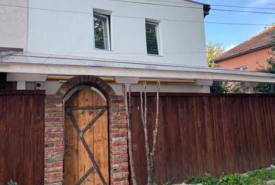 Casă individuală cu 3 camere în Semicentral