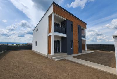 Duplex cu 3 camere în Miroslava