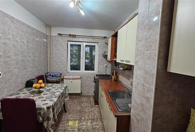 Berceni-Aparatorii Patriei,apartament 4 camere,loc parcare,COMISION 0% - 11