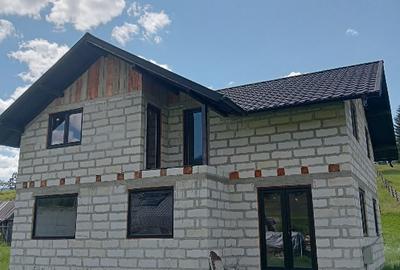 Casă individuală cu 5 camere în Panaci