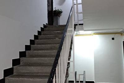 Apartament 3 camere, decomandat, centrala termica - 18