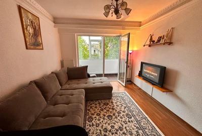 Apartament cu 3 camere semidecomandat în Găvana