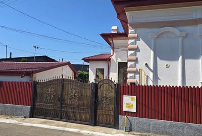 Casa tip conac, de vanzare, central Odobesti - 2