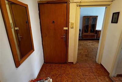 Apartament cu 3 camere decomandat în Complex Studențesc