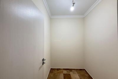 Locatie excelenta. Spatios 60 mp. Dressing. Asfalt. Loc de parcare. - 3