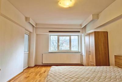 DE INCHIRIAT - 3 CAMERE, CENTRAL, BLOC CU LIFT - 1