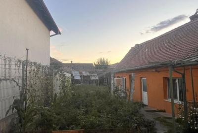 Casă individuală cu 3 camere în Piața Cluj