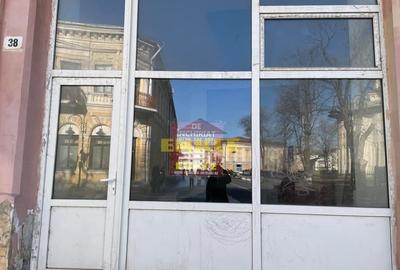 Spațiu comercial, de 82 mp, în Central