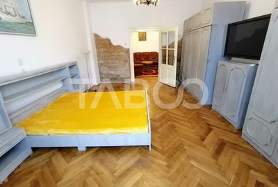 Apartament cu 2 camere nedecomandat, mobilat în Orașul de Jos