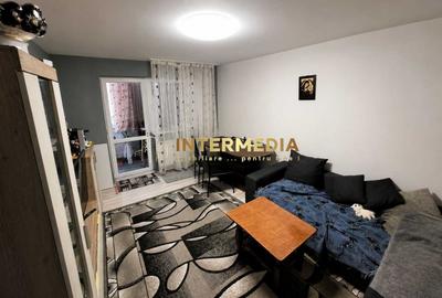 Apartament cu 3 camere decomandat, mobilat în Cetate