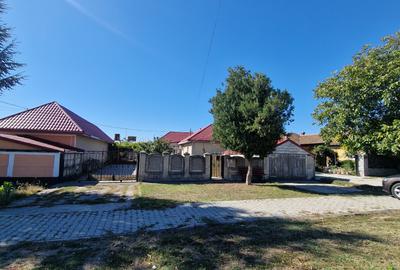 Cogealac(Strada Mare)- Casa 4 camere, teren 1519mp, toate utilitatiile - 58.000e - 4