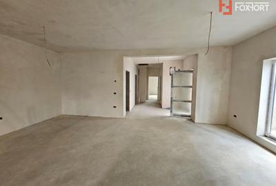Duplex spatios cu teren de 442 mp, toate utilitatile - Giroc - 1