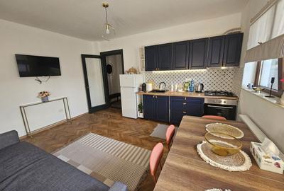 Apartament cu 4 camere decomandat în Victoriei