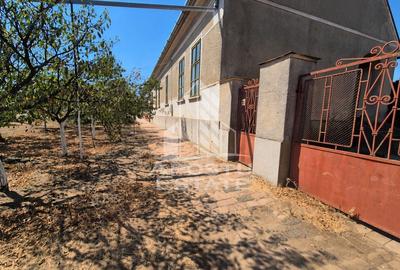 Casă individuală cu 6 camere în Pesac