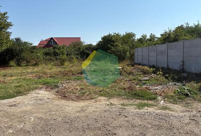 Teren agricol intravilan de 400 mp, în Central