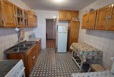 Apartament 4 camere – Bd. Chișinău, lângă Școala Gimnazială nr 4 - 4