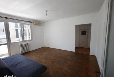 Apartament cu 3 camere semidecomandat în Cișmigiu