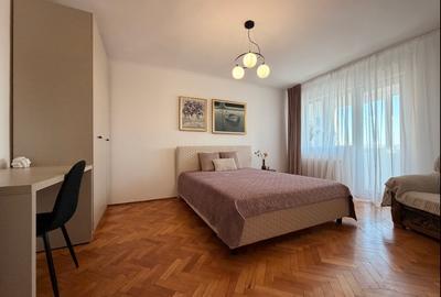 Apartament cu 2 camere decomandat, mobilat în Central