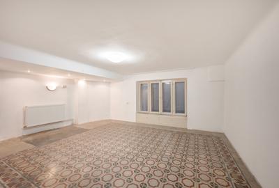 Apartament cu 3 camere decomandat în Calea Victoriei