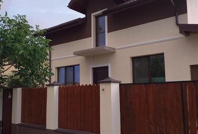 Casă/Vilă spațioasă cu etaj și garaj – Preț: 250.0 - 1