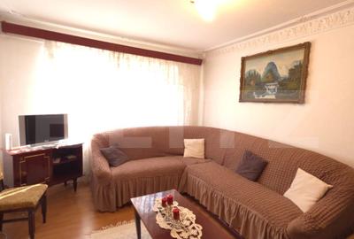 Apartament cu 2 camere semidecomandat, mobilat în Micro 4