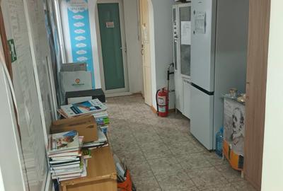 Centru Ferdinand spatiu birouri la parter bloc - 3