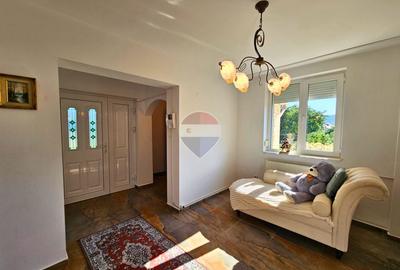Duplex cu 7 camere în Bănești