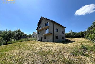 Casa semifinisata V. Ghinzii teren 18 arii - 2